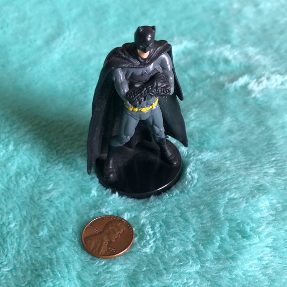 Mini Batman Figurine - Picture 4 of 4